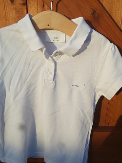 Item Name: G5-6 005 Description:White Next T-Shirt Condition: Fair Size: Aged 6 Price: 50p