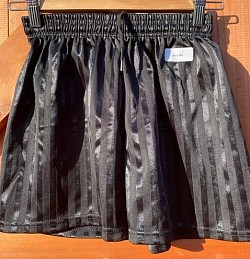 Item Name: B4-5 005.1 Description: Black Shorts Condition: Good Size: 26”/28” Price: 50p