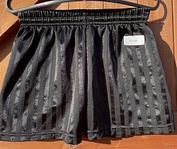 Item Name:B4-5 009 Description: Black Shorts Condition: Good Size: 18”/20” Price: 50p