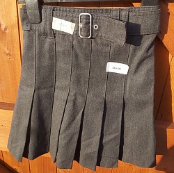 Item Name: G5-6 020 Description: Grey Skirt Condition: Good Size: Aged 7 Price: 50p