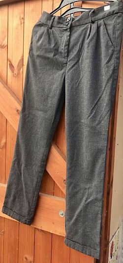 Item Name: G9-10 015 Description: Grey Trousers Condition: Good Size:Aged 9-10 Price: £2.00
