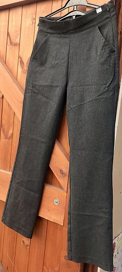Item Name: G9-10 016 Description: Grey Trousers Condition: Good Size: Aged 9-10 Price: 50p