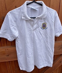Item Name: Mixed 11+ 002 Description: White School Logo T-Shirt Condition: Good Size: Aged 32” Price: £1.50